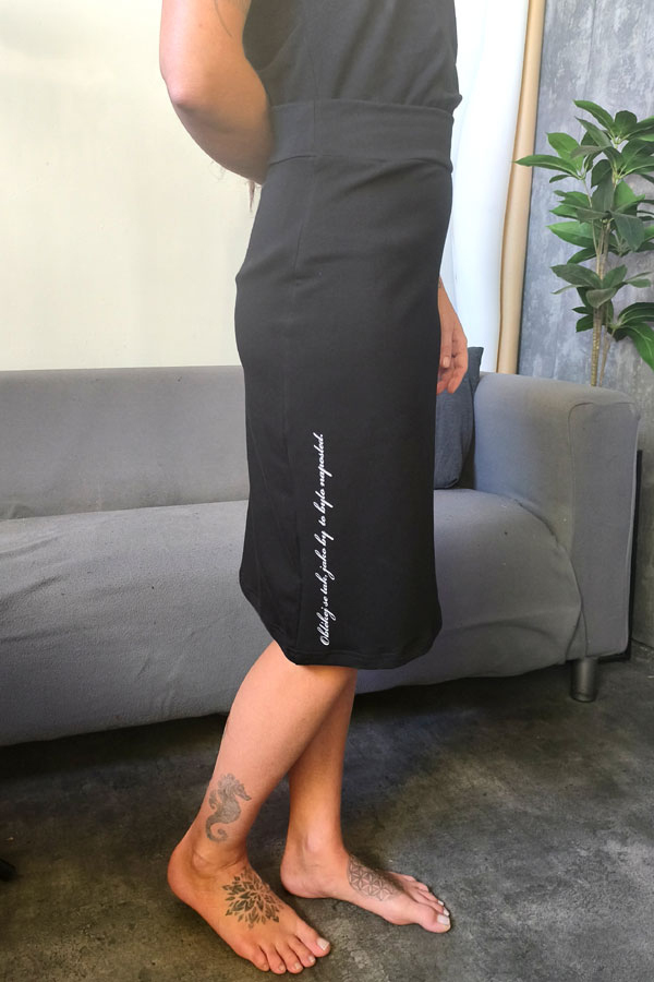 MDŽ dárek k objednávce nad 2600,- SUKNĚ